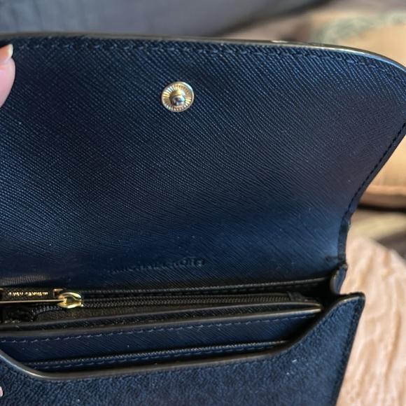 Michael Kors wristlet navy with removable pockets! - Picture 7 of 8